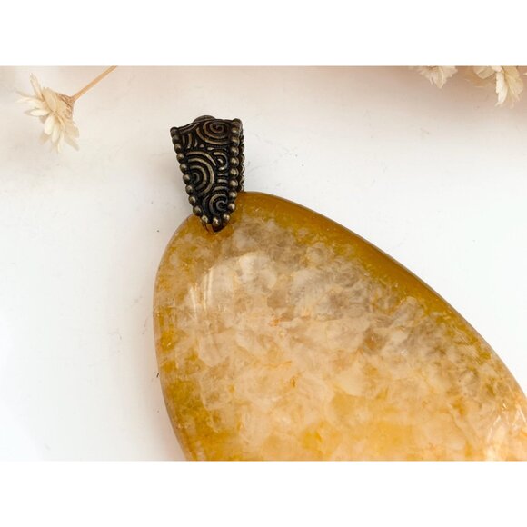 Yellow Agate Crystal Oval Shaped Large Silver Toned Vintage Statement Pendant - Picture 5 of 13